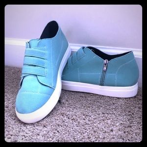 Zippered slip on shoes size 9